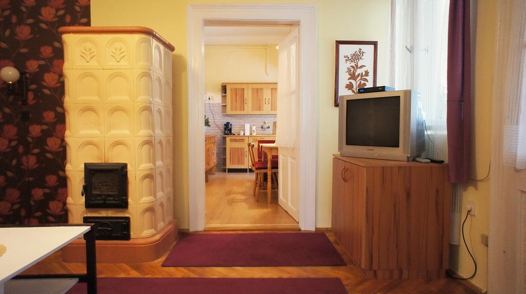 Hajnal Apartman Villa Gyula Room photo